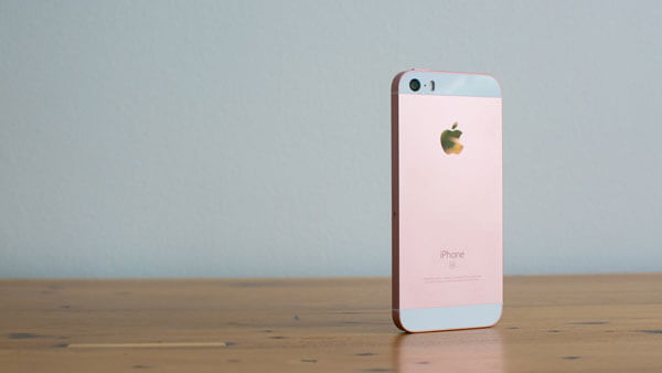 Apple патентует возможность создания безрамочного iPhone