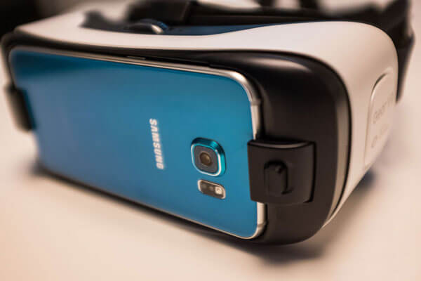 Samsung стал лидером по продажам VR-устройств 