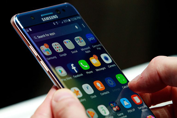 выход смартфона Samsung Galaxy J7,  подробный обзор с фото